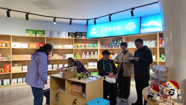 （采访传编辑）昆明观鸥季“海陆空”全方位攻略，记者带您玩转冬日浪漫，位于大坝的海鸥邮局.jpg