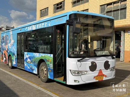 （采访传编辑）昆明观鸥季“海陆空”全方位攻略，记者带您玩转冬日浪漫，观鸥巴士1.jpg